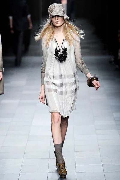 Look 13